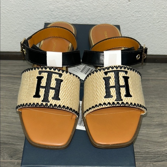 Tommy Hilfiger Women's Pazy Ankle Strap Sandals - Picture 1 of 6